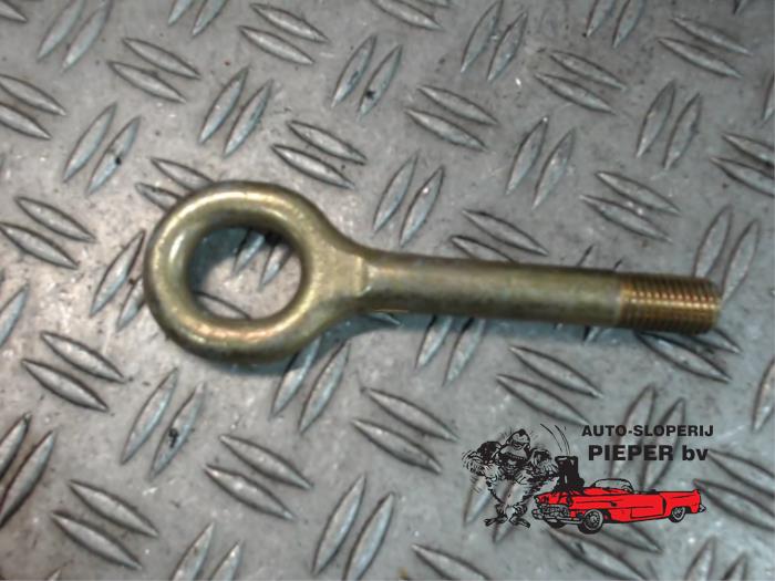 Towing eye from a Fiat Punto II (188) 1.2 60 S 2001