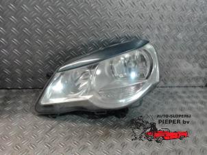 Used Headlight, left Volkswagen Polo IV (9N1/2/3) 1.4 16V 75 Price on request offered by Autosloperij Pieper BV