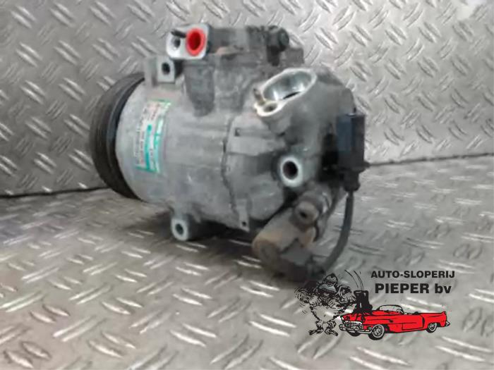 Air conditioning pump from a Volkswagen Polo IV (9N1/2/3) 1.4 16V 75 2005