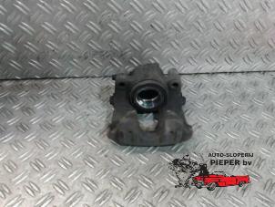 Used Front brake calliper, left Alfa Romeo 147 (937) 1.6 Twin Spark 16V Price on request offered by Autosloperij Pieper BV