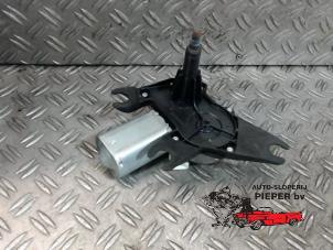 Used Rear wiper motor Renault Twingo II (CN) 1.5 dCi 90 FAP Price on request offered by Autosloperij Pieper BV