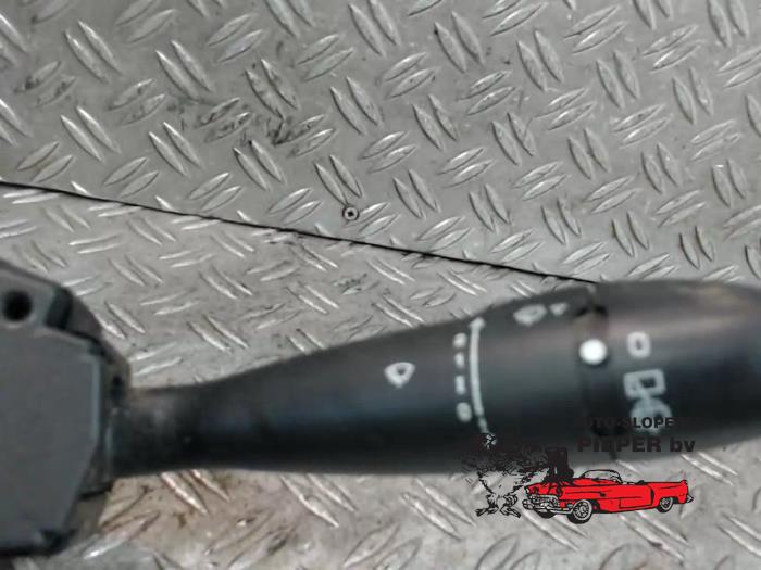 Steering column stalk from a Peugeot 206 (2A/C/H/J/S) 1.4 HDi 2005