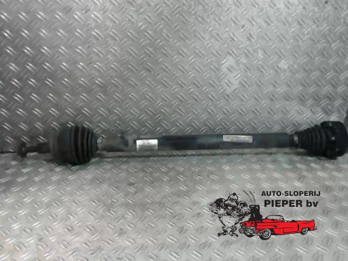 Front drive shaft, right from a Volkswagen Golf V (1K1) 1.9 TDI 2008