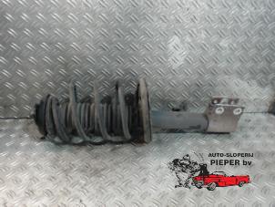 Used Front shock absorber rod, left Citroen C4 Berline (LC) 1.4 16V Price on request offered by Autosloperij Pieper BV