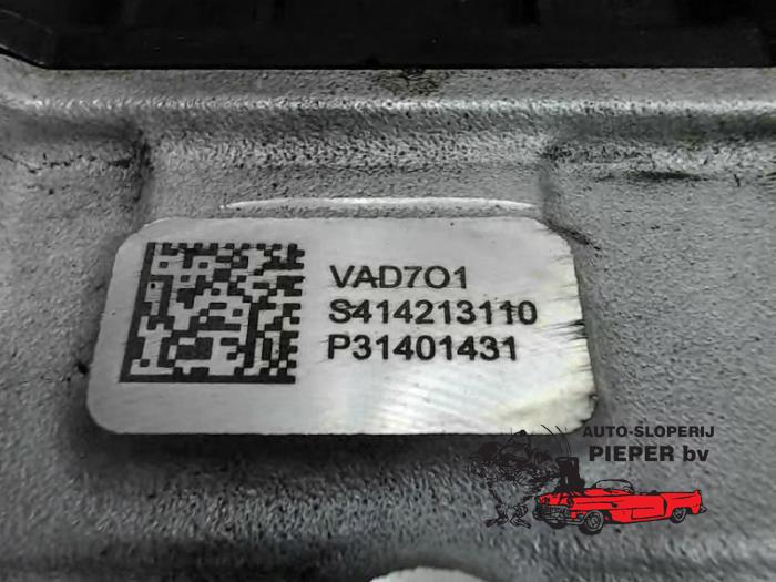 Cylinder head Volvo V40 2.0 D4 16V - 31401431 D4204T14