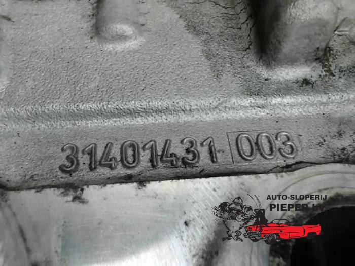 Cylinder head Volvo V40 2.0 D4 16V - 31401431 D4204T14