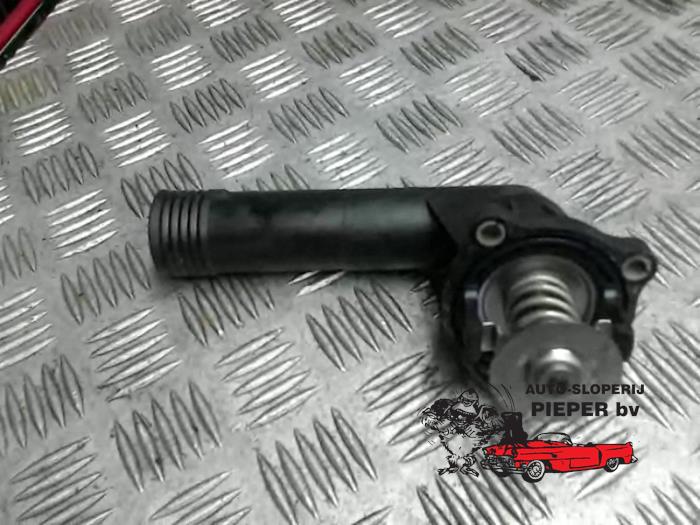 Begagnade Termostathus BMW 3 serie (E36/4) 318i Pris € 15,75 Marginaltabell erbjuds av Autosloperij Pieper BV
