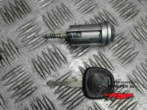 Used Ignition lock + key Suzuki Wagon-R+ (RB) 1.3 16V Price € 36,75 Margin scheme offered by Autosloperij Pieper BV