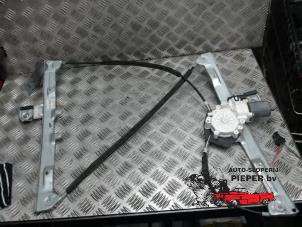 Used Window mechanism 2-door, front left Mitsubishi Colt (Z2/Z3) 1.3 16V Price on request offered by Autosloperij Pieper BV