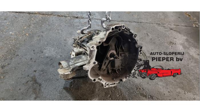 Usagé Boîte de vitesse Volkswagen Passat (3B3) 2.3 V5 20V Prix € 262,50 Règlement à la marge proposé par Autosloperij Pieper BV