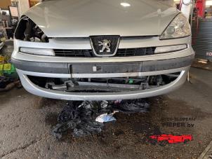 Used Front bumper Peugeot 807 2.0 16V Price on request offered by Autosloperij Pieper BV