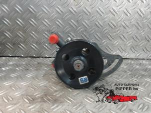 Used Power steering pump Chevrolet Aveo (250) 1.2 16V Price on request offered by Autosloperij Pieper BV