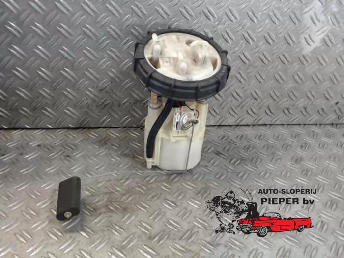 Used Petrol pump Renault Scénic I (JA) 1.6 16V Price € 52,50 Margin scheme offered by Autosloperij Pieper BV