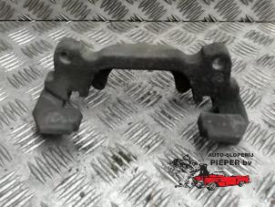 Used Front brake calliperholder, left Seat Leon (1P1) 1.4 TSI 16V Price on request offered by Autosloperij Pieper BV