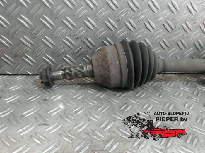 Front drive shaft, left from a Opel Zafira (M75) 2.2 16V Direct Ecotec 2007