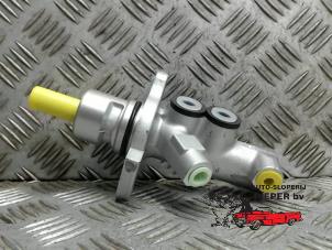 New Master cylinder Opel Omega 2.0i 16V Price on request offered by Autosloperij Pieper BV