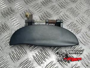 Used Rear door handle 4-door, right Hyundai Atos 1.0 12V Price on request offered by Autosloperij Pieper BV