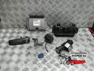 Usagé Kit serrure cylindre (complet) Fiat Panda (169) 1.2 Fire Prix sur demande proposé par Autosloperij Pieper BV