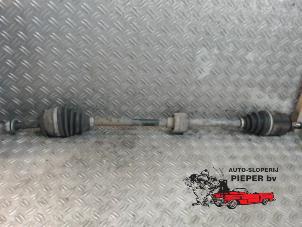 Used Front drive shaft, right Opel Combo (Corsa C) 1.7 DI 16V Price on request offered by Autosloperij Pieper BV