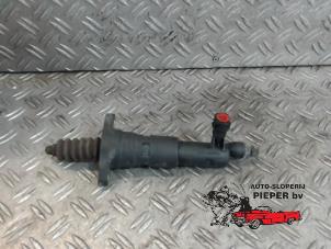 Used Clutch slave cylinder Smart Forfour (454) 1.1 12V Price on request offered by Autosloperij Pieper BV