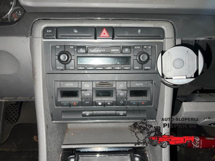 Heizung Bedienpaneel van een Audi A4 (B6) 2.0 20V 2001