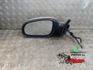 Used Wing mirror, left Volvo V70 (SW) 2.4 T 20V Price on request offered by Autosloperij Pieper BV
