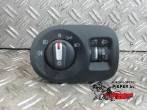 Usados Interruptor de luz Seat Altea XL (5P5) 1.6 Precio de solicitud ofrecido por Autosloperij Pieper BV