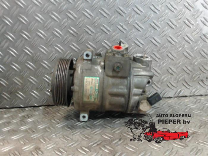 Usagé Pompe clim Volkswagen Caddy III (2KA,2KH,2CA,2CH) 1.9 TDI Prix € 78,75 Règlement à la marge proposé par Autosloperij Pieper BV