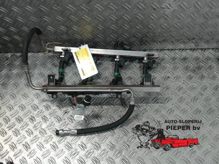 Usagé Système d'injection BMW 5 serie (E60) 545i 32V Prix € 157,50 Règlement à la marge proposé par Autosloperij Pieper BV