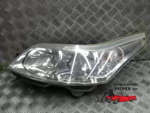 Used Headlight, left Citroen C4 Berline (LC) 1.6 HDi 16V 110 Price on request offered by Autosloperij Pieper BV