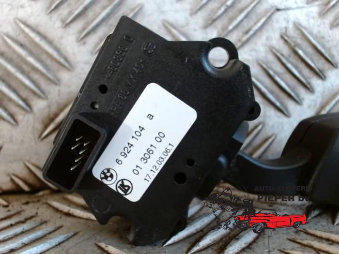 Cruise control switch from a BMW 5 serie (E60) 545i 32V 2005