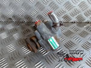Used Power steering pump Dacia Sandero I (BS) 1.2 16V Price on request offered by Autosloperij Pieper BV