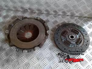 Used Clutch kit (complete) Hyundai i30 (FD) 1.4 CVVT 16V Price on request offered by Autosloperij Pieper BV