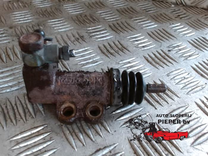 Clutch slave cylinder Hyundai i30 1.4 CVVT 16V ZH93