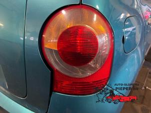 Używane Tylne swiatlo pozycyjne prawe Renault Modus/Grand Modus (JP) 1.6 16V Cena na żądanie oferowane przez Autosloperij Pieper BV