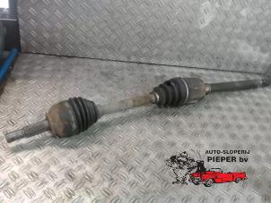 Used Front drive shaft, right Nissan Qashqai (J10) 2.0 16V 4x4 Price € 75,00 Margin scheme offered by Autosloperij Pieper BV