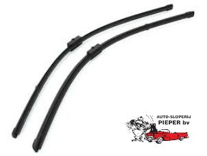 Used Set of wiper blades Mercedes E (W211) Price on request offered by Autosloperij Pieper BV