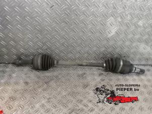 Used Front drive shaft, left Peugeot 107 1.0 12V Price on request offered by Autosloperij Pieper BV