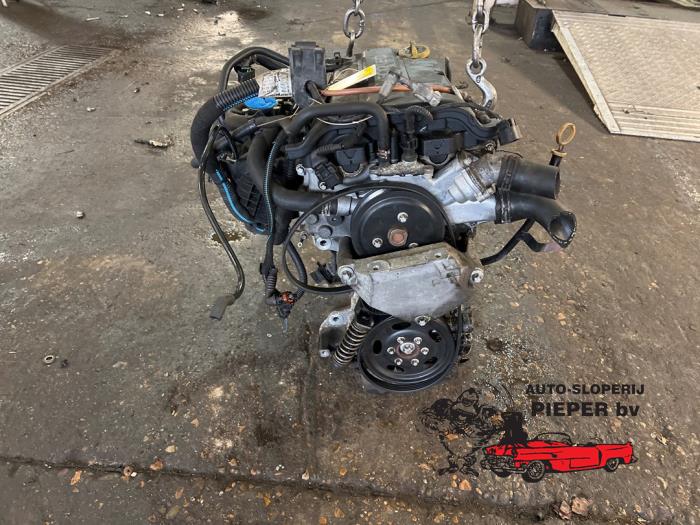 Engine from a Opel Corsa C (F08/68) 1.2 16V 2002