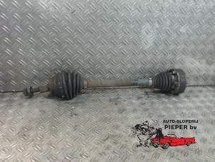 Used Front drive shaft, left Volkswagen Golf V (1K1) 2.0 SDI Price on request offered by Autosloperij Pieper BV