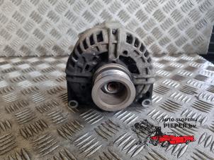 Dynamo van een Opel Astra H SW (L35) 1.6 16V Twinport 2005