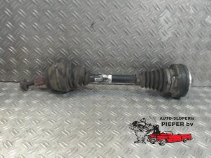 Used Front drive shaft, left Volkswagen Passat Variant (3C5) 2.0 TDI 16V 140 Price on request offered by Autosloperij Pieper BV