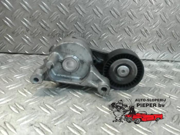 Usados Rodillo tensor correa múltiple Volkswagen Passat Variant (3C5) 2.0 TDI 16V 140 Precio € 15,75 Norma de margen ofrecido por Autosloperij Pieper BV