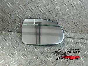 Used Mirror glass, right Opel Corsa C (F08/68) 1.2 16V Twin Port Price on request offered by Autosloperij Pieper BV
