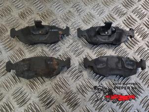 Used Front brake pad Fiat Doblo Cargo (223) 1.2 Price on request offered by Autosloperij Pieper BV