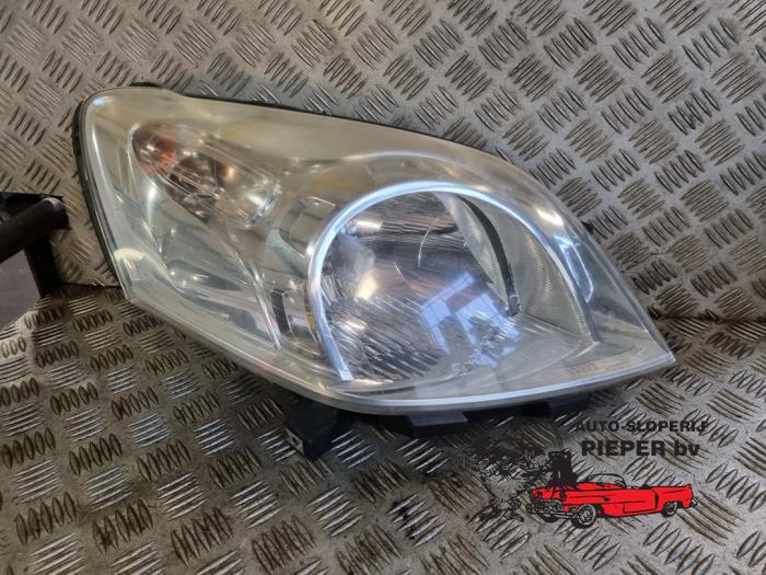 Używane Reflektor prawy Fiat Qubo Cena € 73,50 Procedura marży oferowane przez Autosloperij Pieper BV