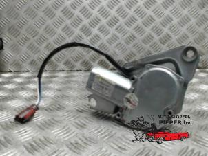 Used Rear wiper motor Peugeot 106 Price on request offered by Autosloperij Pieper BV