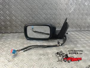 Used Wing mirror, left Volvo V50 (MW) 2.0 D 16V Price on request offered by Autosloperij Pieper BV