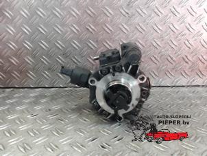 Used High pressure pump Volvo V50 (MW) 2.0 D 16V Price on request offered by Autosloperij Pieper BV