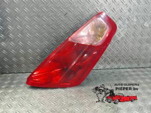 Usagé Feu arrière secondaire droit Fiat Grande Punto (199) 1.2 Prix sur demande proposé par Autosloperij Pieper BV